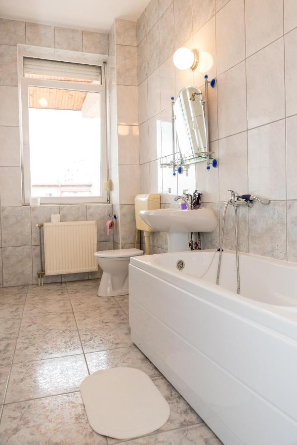 Bao Apartament & Rooms Oradea Eksteriør bilde